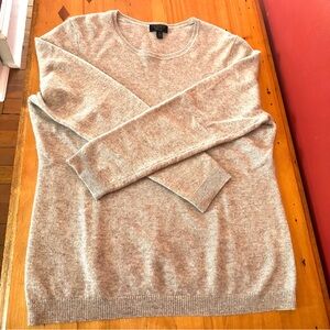 🩶 NWOT Grey Cashmere Sweater, size X-Large.